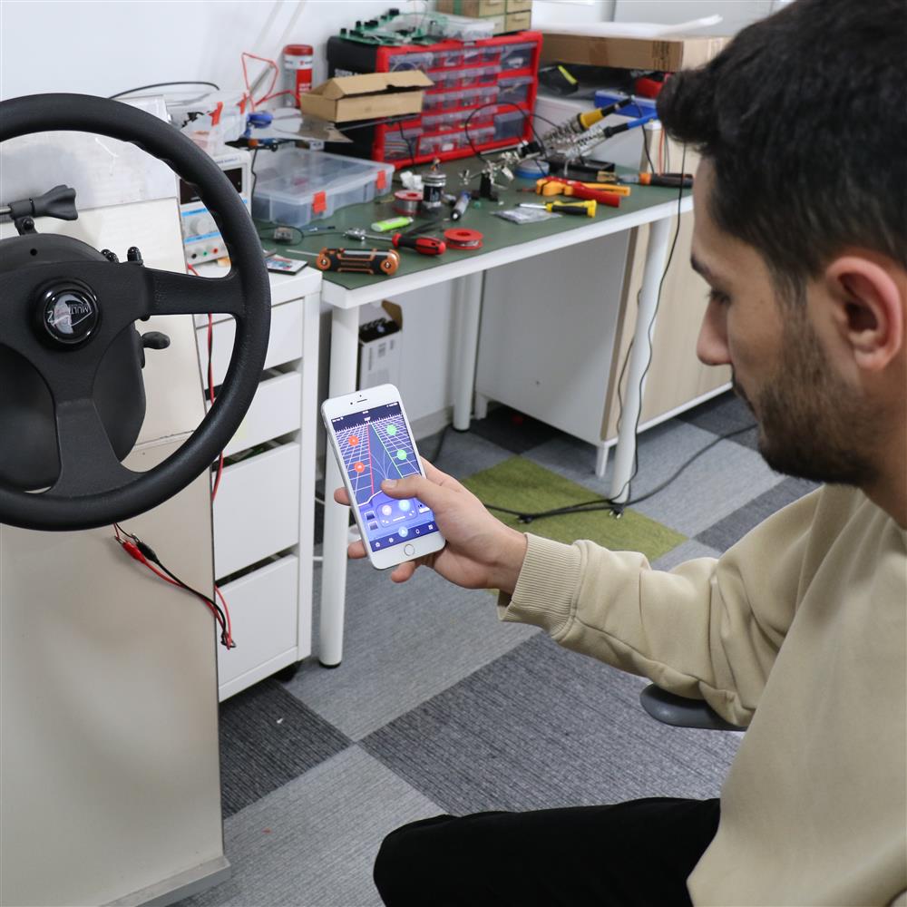 The World's First Mobile Marine Autopilot "iHoy"