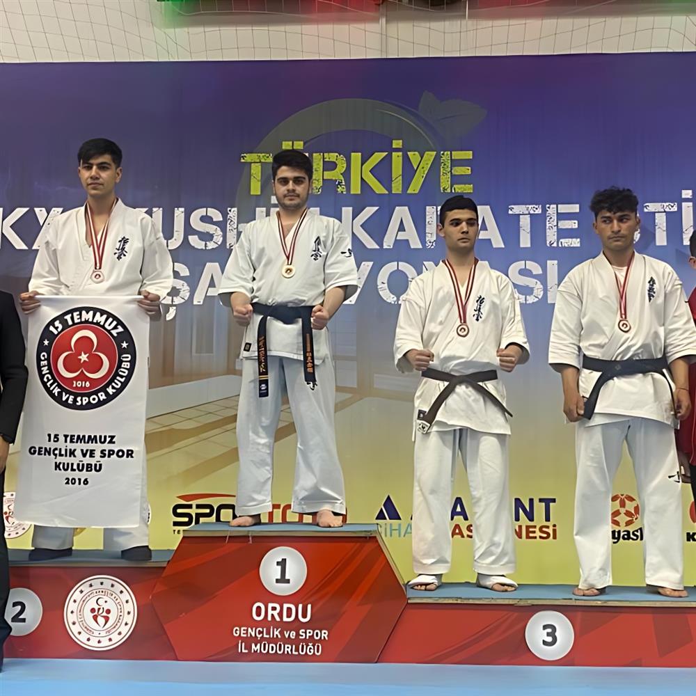 Öğrencimiz Türkiye Kyokushin Karate Stil Şampiyonası’ndan 1.’lik ile Döndü